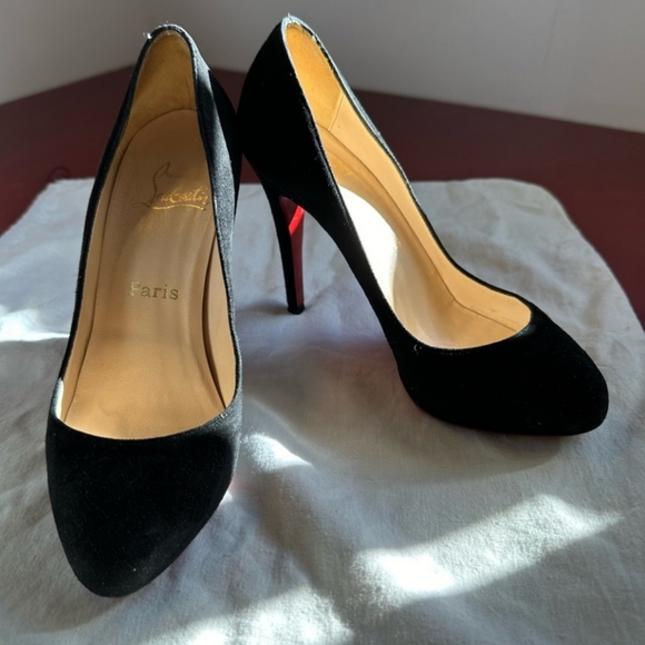 Christian Louboutin Shoes - Christian Louboutin Black Suede Pumps in Excellent Condition - Size 37.5
